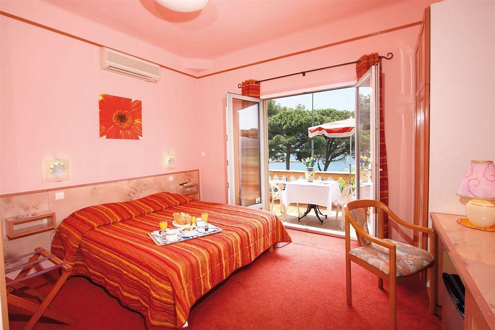 Hotel Le Provencal Logishotels Les Issambres Bagian luar foto