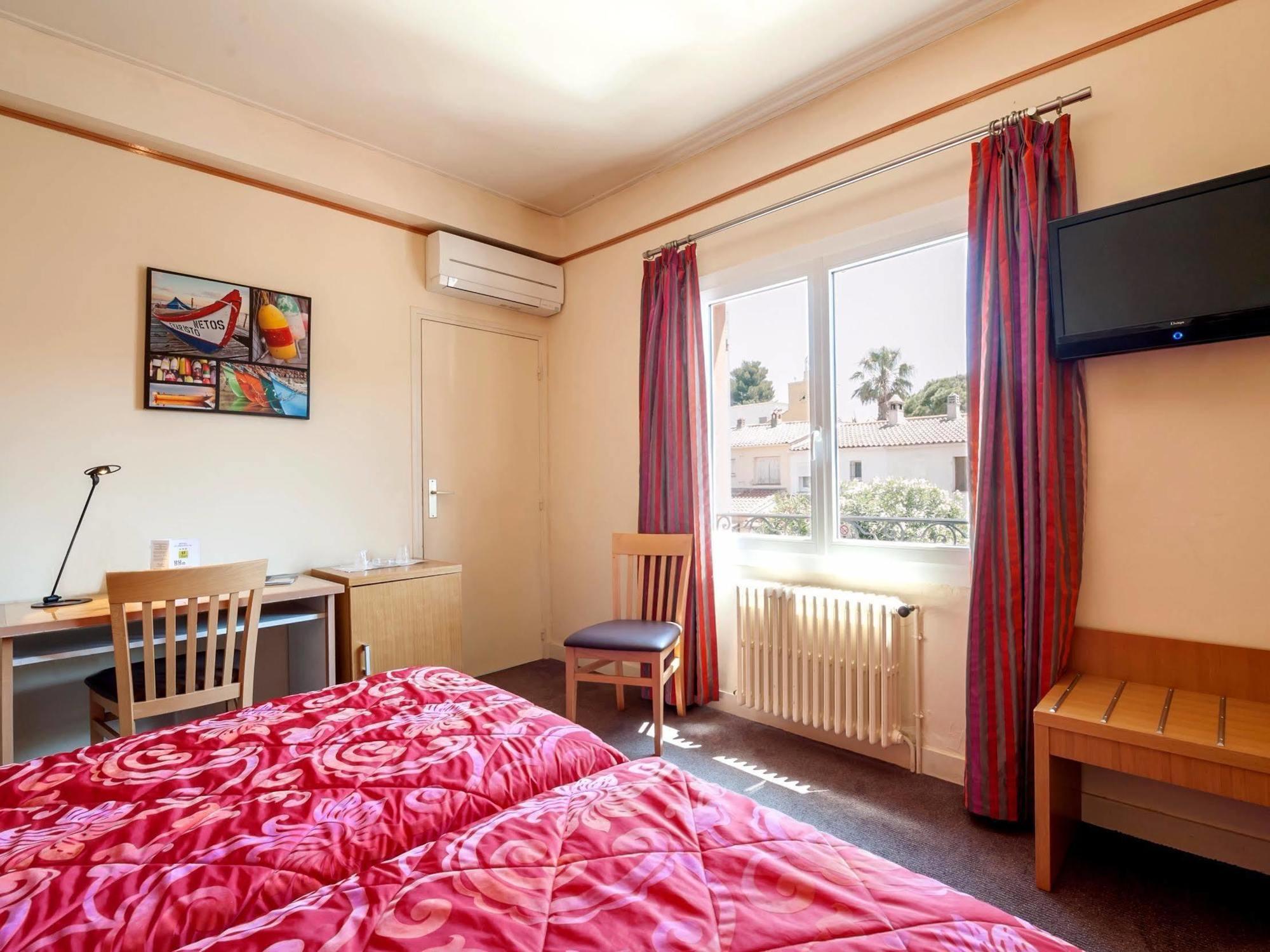 Hotel Le Provencal Logishotels Les Issambres Bagian luar foto