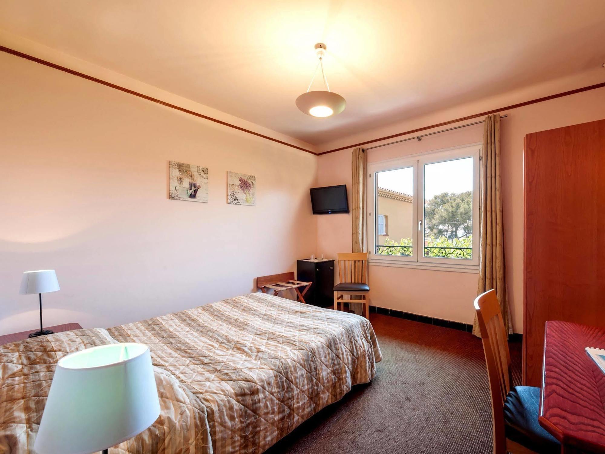 Hotel Le Provencal Logishotels Les Issambres Bagian luar foto