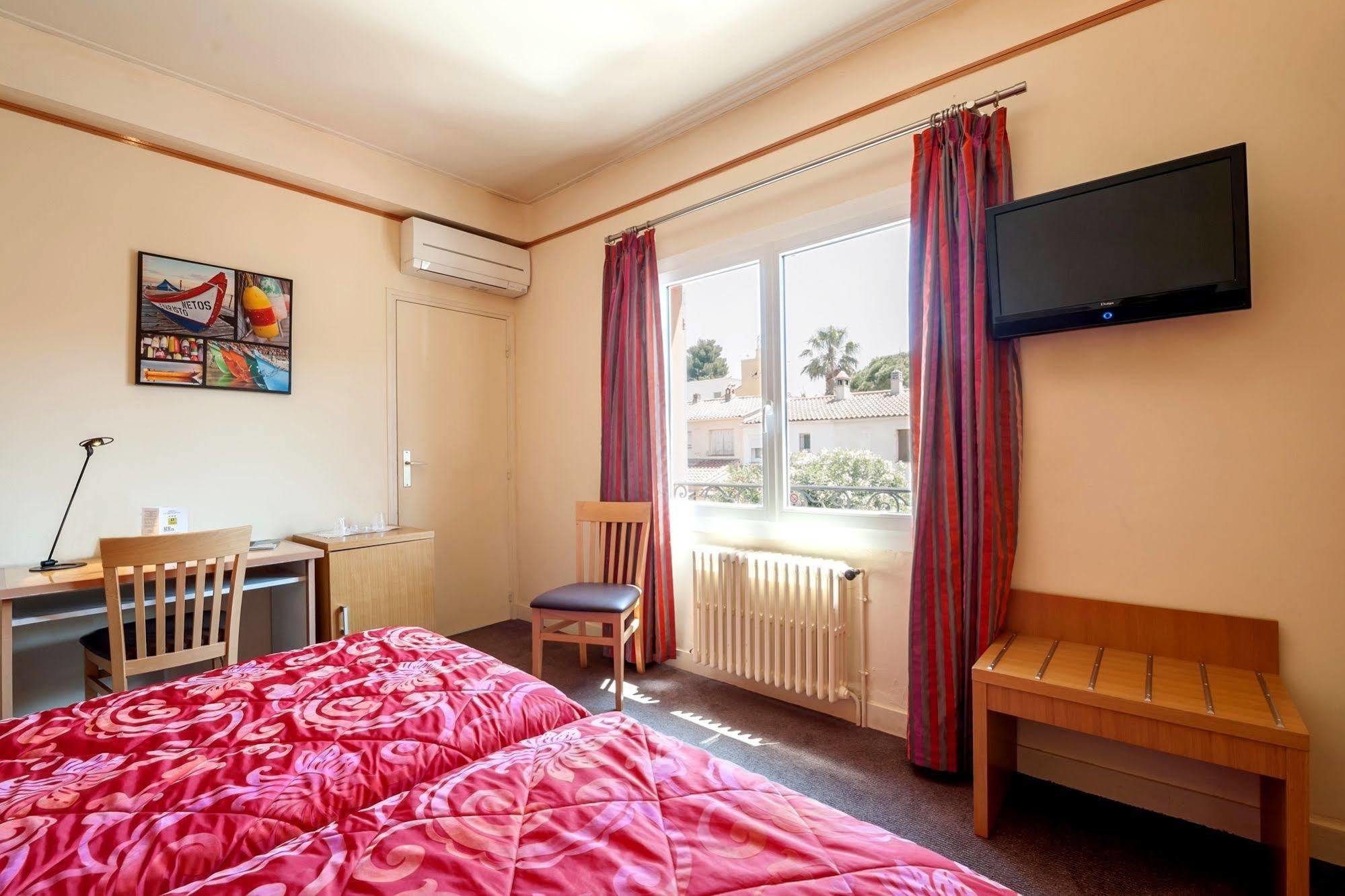 Hotel Le Provencal Logishotels Les Issambres Bagian luar foto